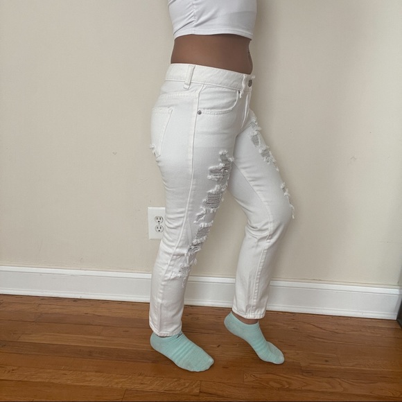 Distressed Jeans - Picture 6 of 6